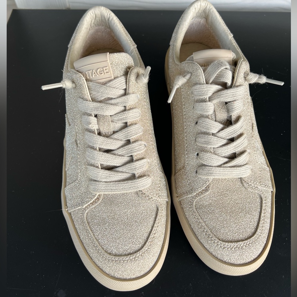 Vintage Havana ⭐️ Sneaker - Size 7